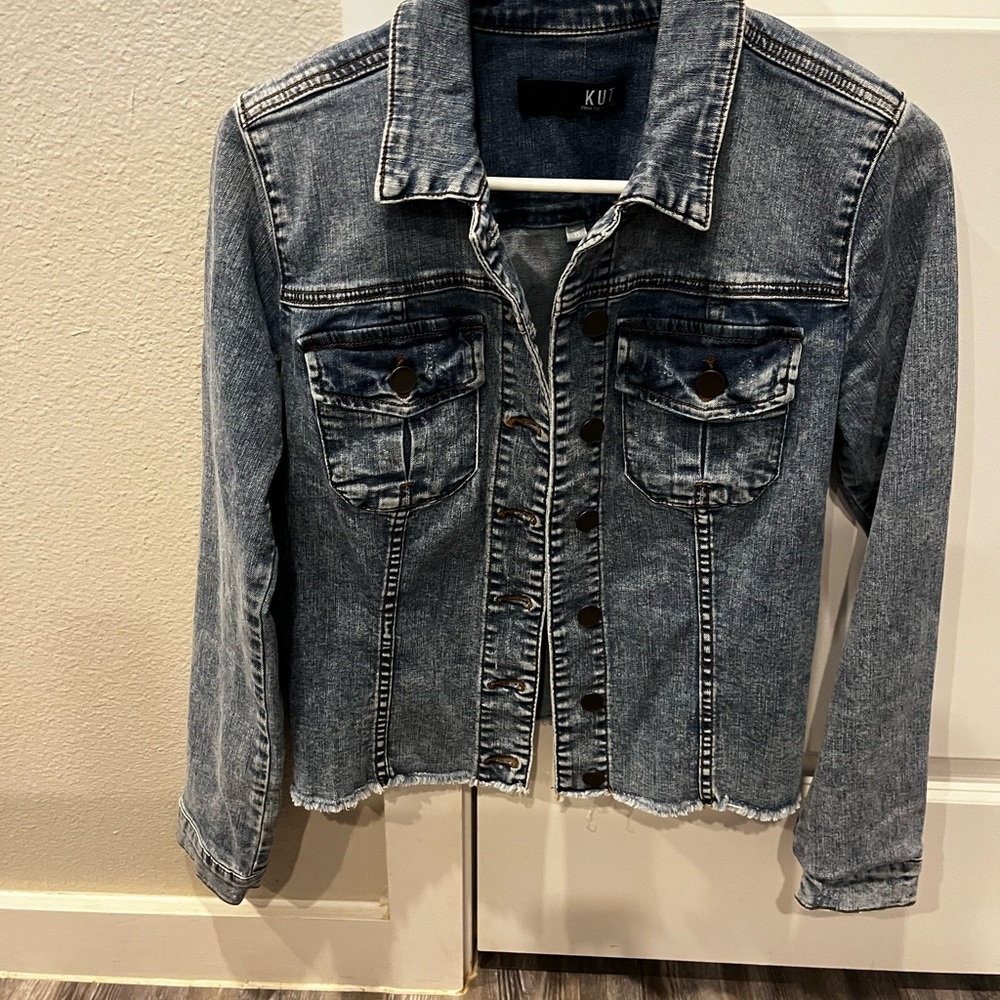 Kut from the Kloth Kara blue jean denim jacket frayed xs